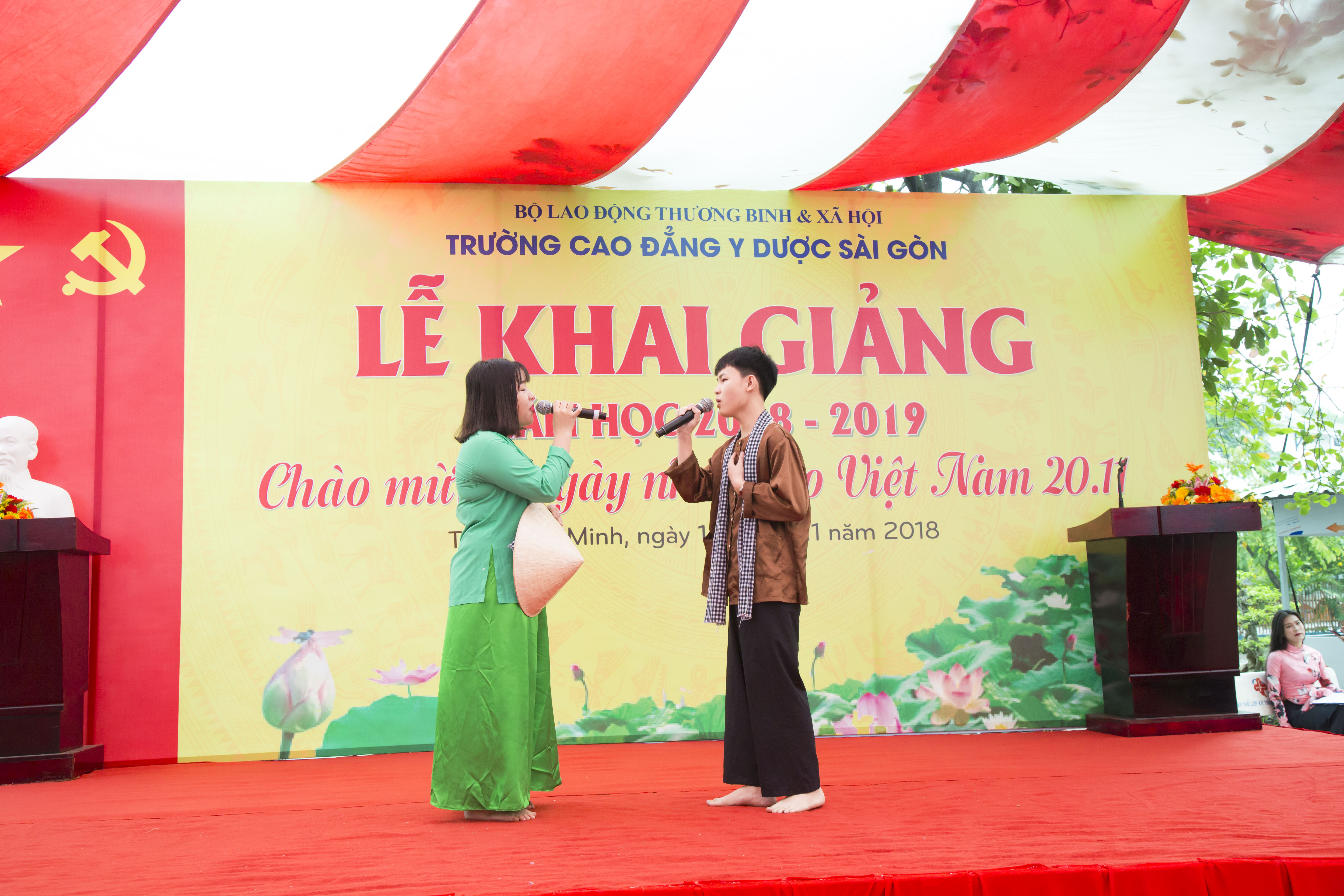 Các sinh viên được học tập trong môi trường giáo dục hiện đại, tôn trọng và phát triển được khả năng của bản thân