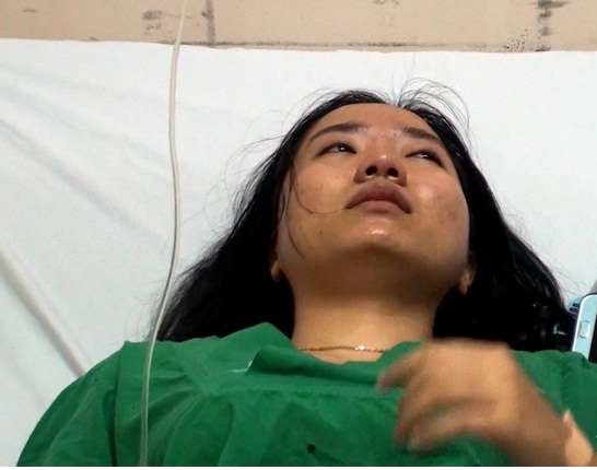 Bác sĩ Nguyễn Lan Hương (26 tuổi, ngụ TP Biên Hòa) bị hoảng loạn sau khi bị hành hung 