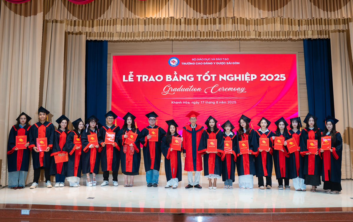 trường cao đẳng y dược sài gòn tổ chức khai giảng năm 2025