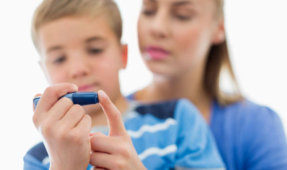  Trẻ bị tiểu đường type 2 nguyên nhân có thể do yếu tố di truyền