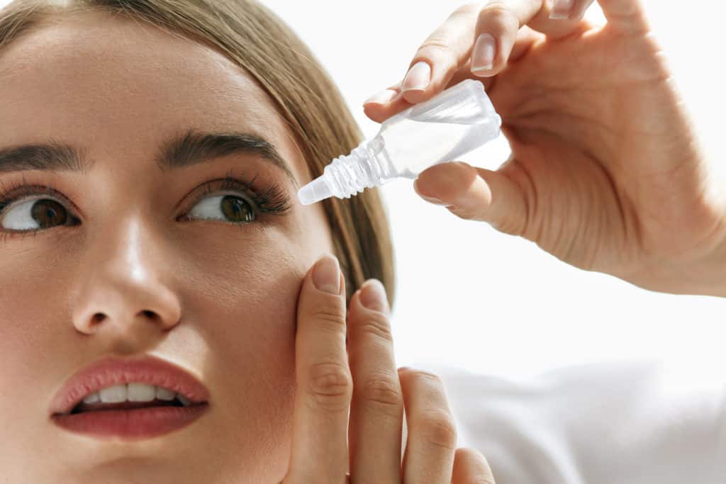 Ciloxan được sử dụng để điều trị loét ở giác mạc mắt