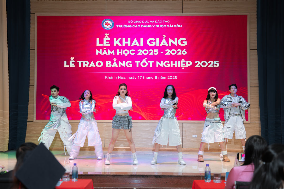văn nghệ khai giảng trường cao đẳng y dược sài gòn cơ sở nha trang