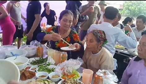 “Ăn cỗ lấy phần” là một phong tục của nhiều địa phương như Nam Định, Thái Bình… 