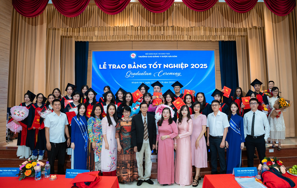 trường cao đẳng y dược sài gòn tổ chức khai giảng năm 2025