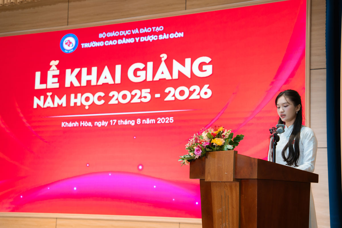 sinh viên cao đẳng y dược nha trang