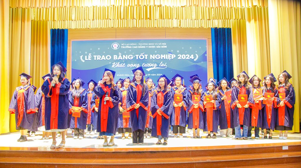 Nghi lễ tuyên thệ Y Đức của các tân cử nhân Nghi lễ tuyên thệ Y Đức của các tân cử nhân